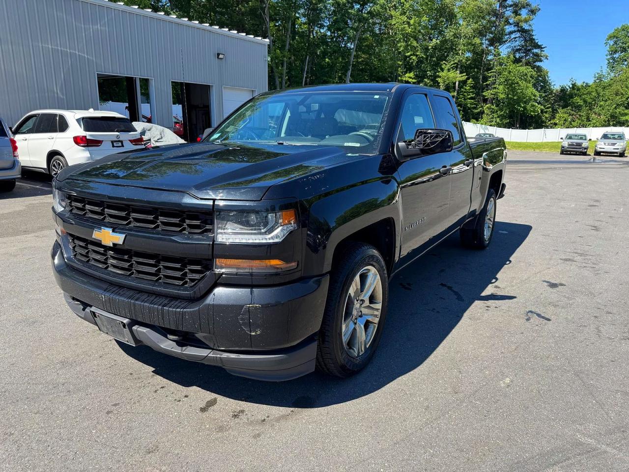 Salvage Chevrolet Silverado Image