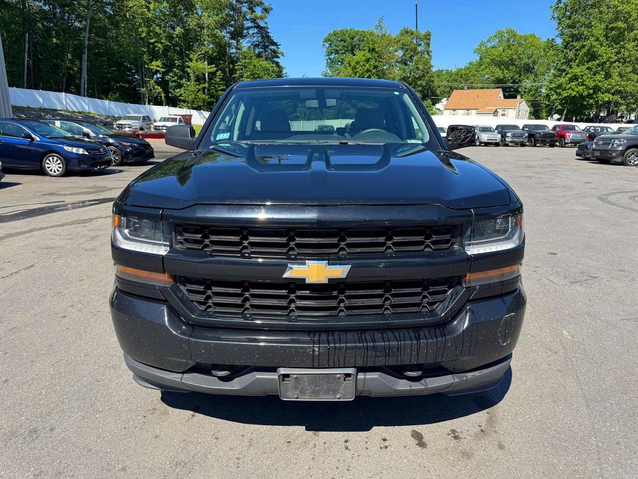 Chevrolet Silverado C1500 Custom
