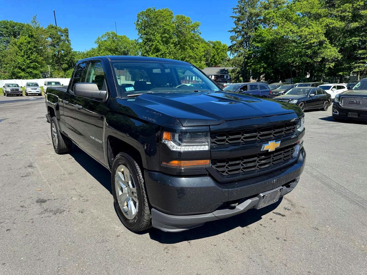 Chevrolet Silverado C1500 Custom