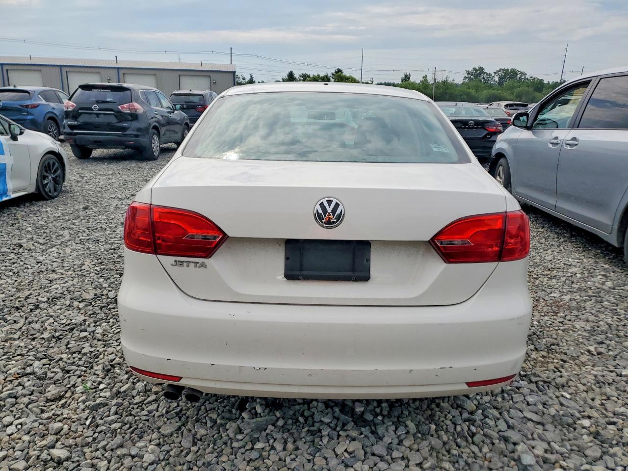 Volkswagen Jetta Base