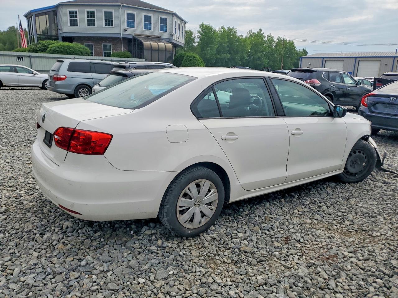 Volkswagen Jetta Base