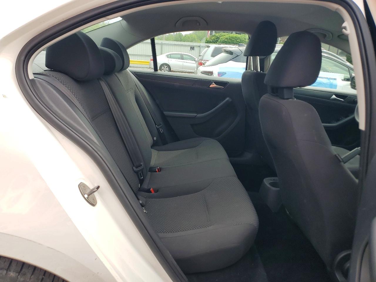 Volkswagen Jetta Base