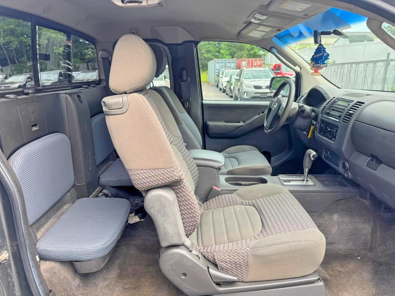 Nissan Frontier Se