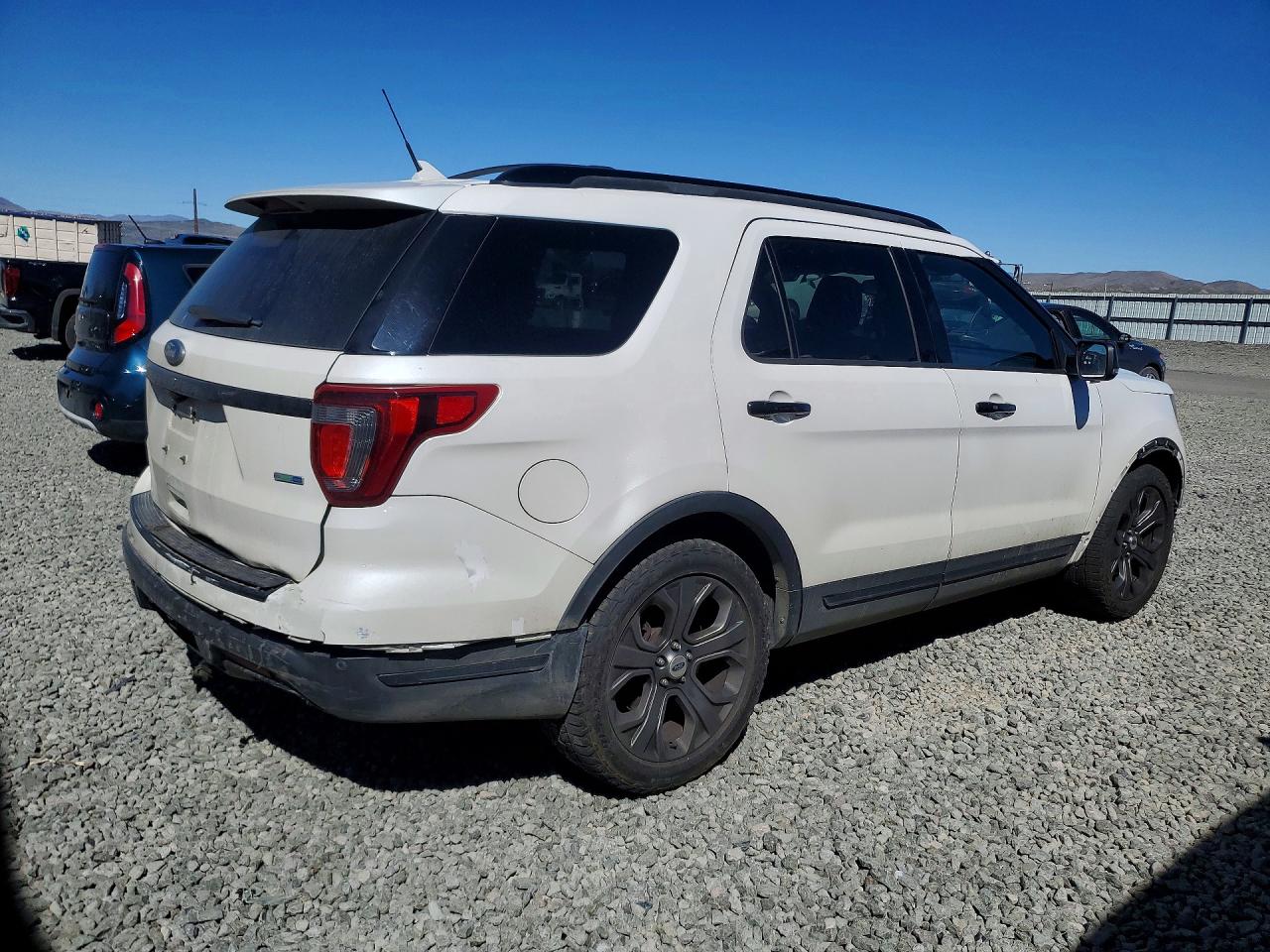 Ford Explorer Sport