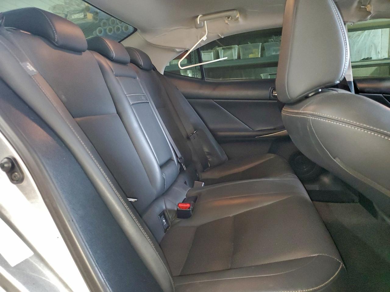 Lexus Is Base