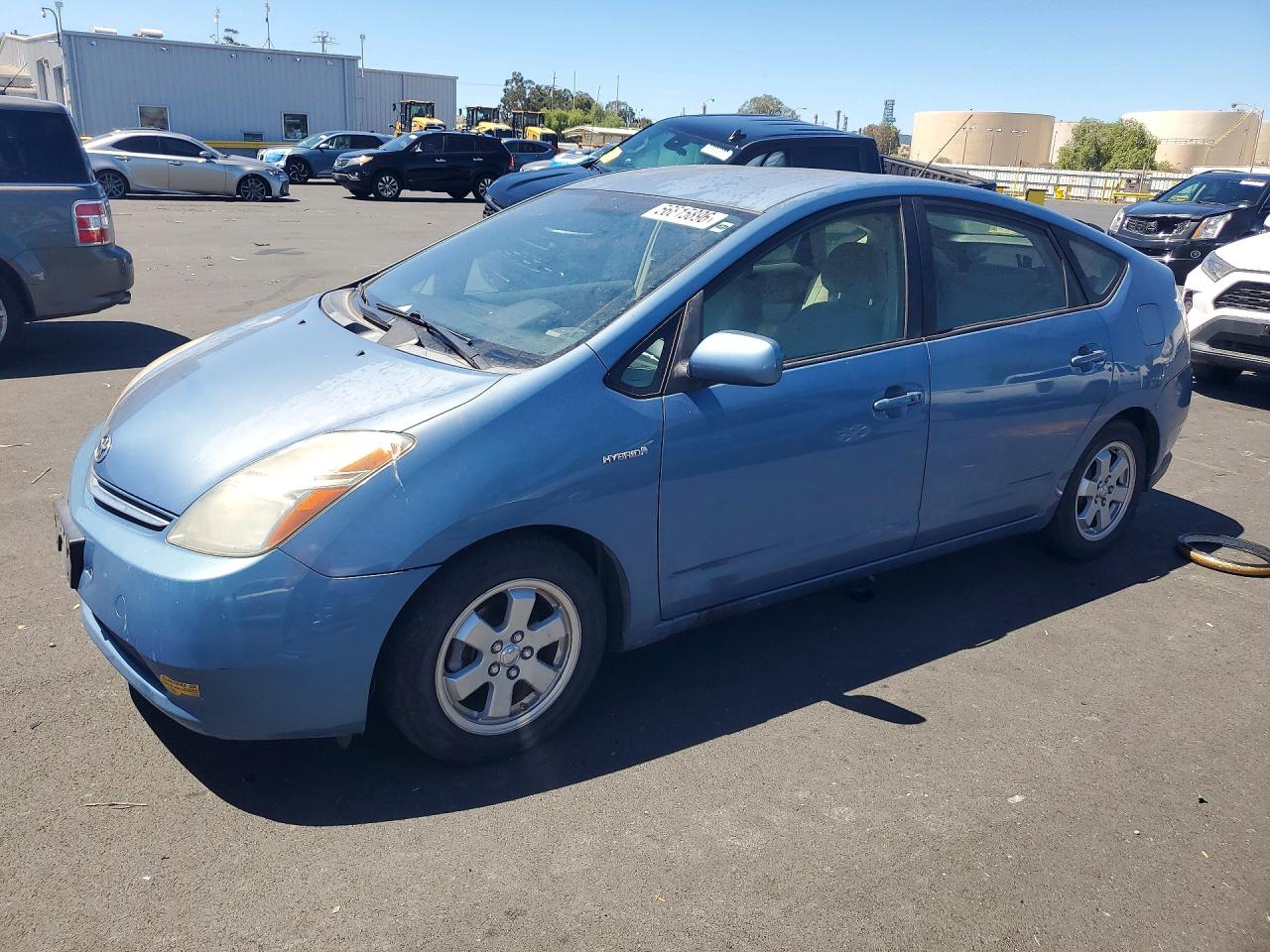 Salvage Toyota Prius Image
