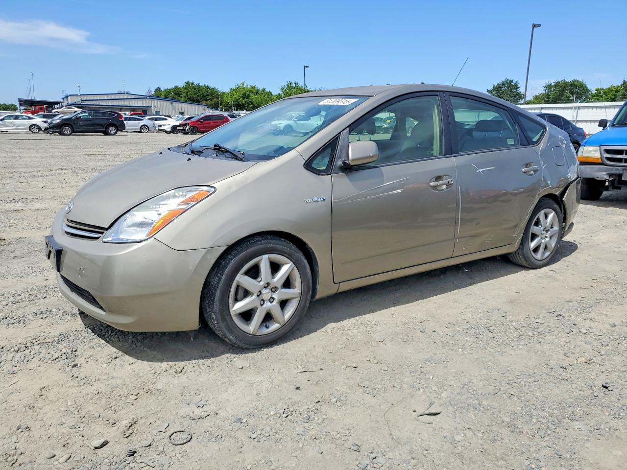 Salvage Toyota Prius Image