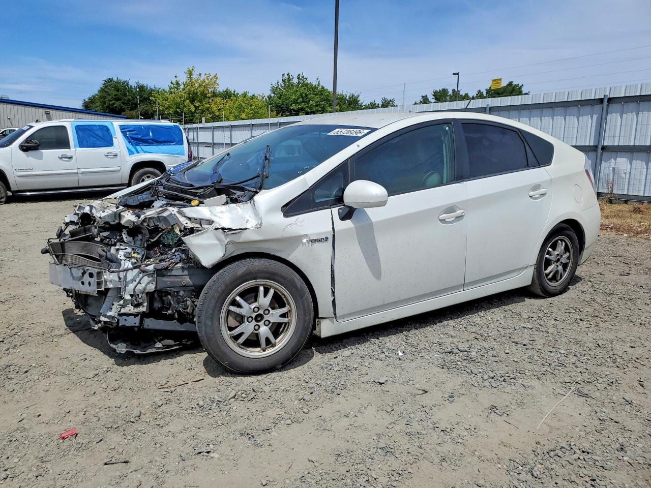 Salvage Toyota Prius Image