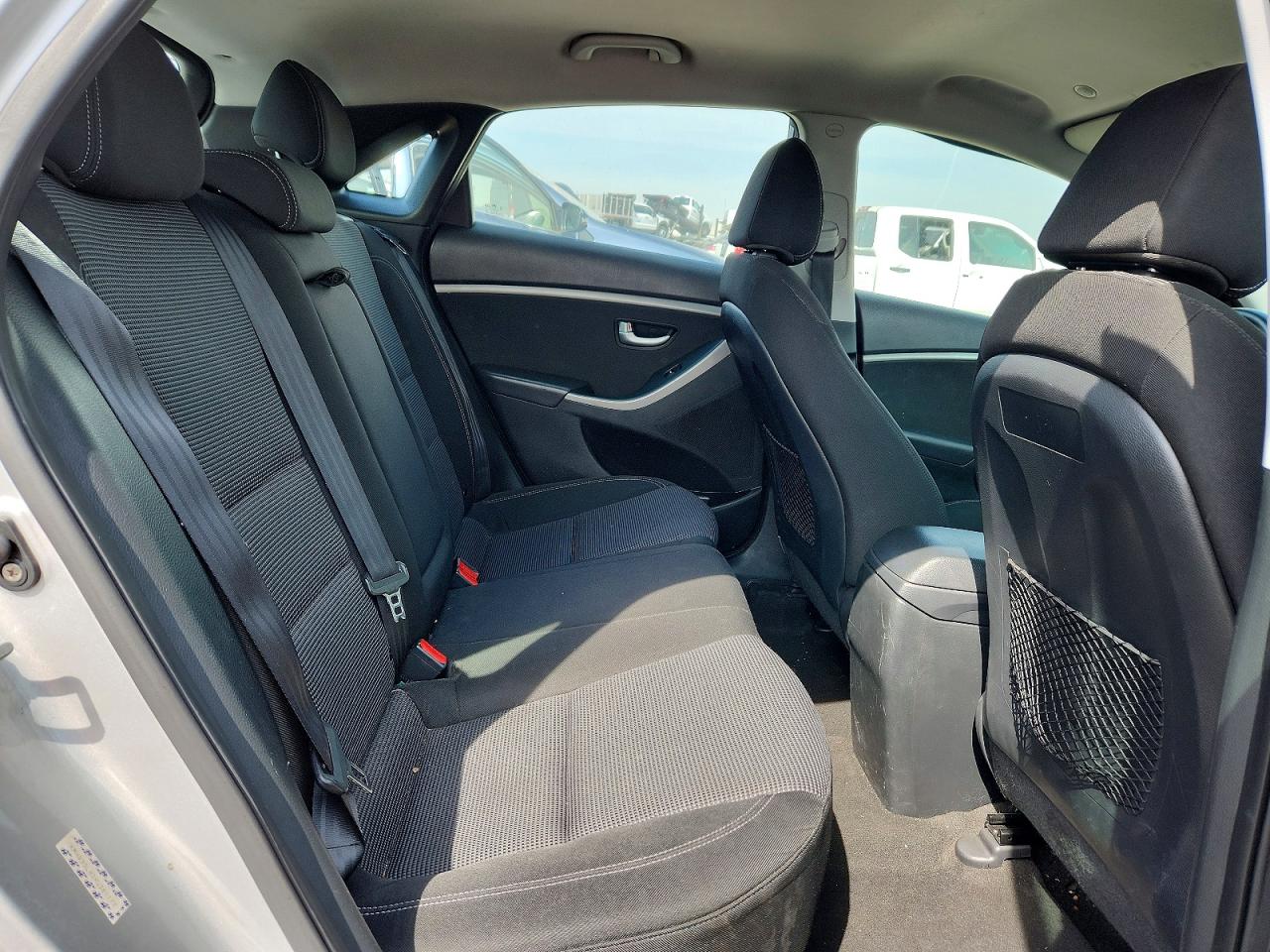 Hyundai ELANTRA Base