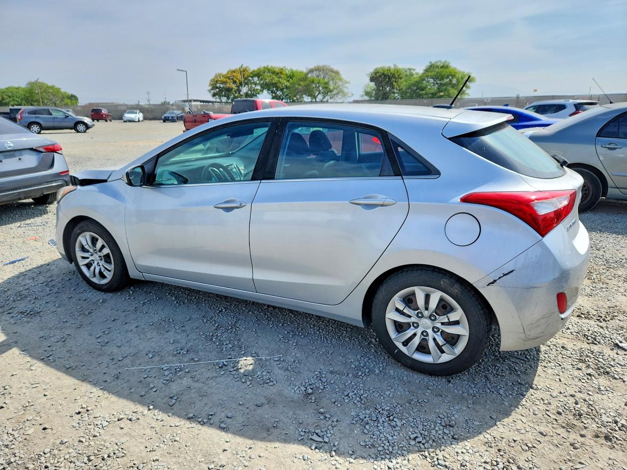 Hyundai ELANTRA Base
