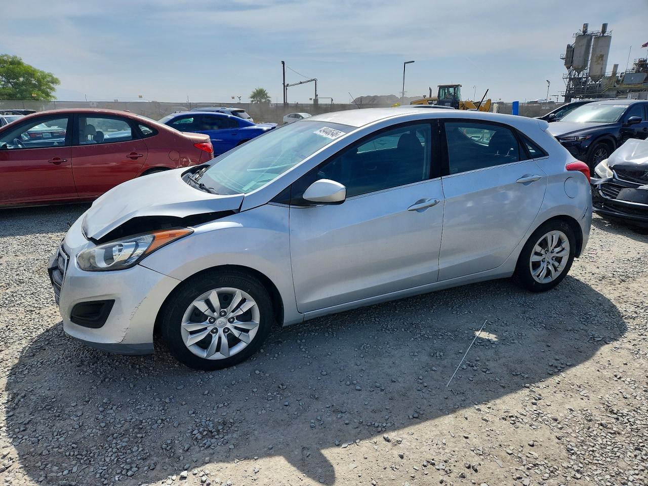 Salvage Hyundai ELANTRA Image