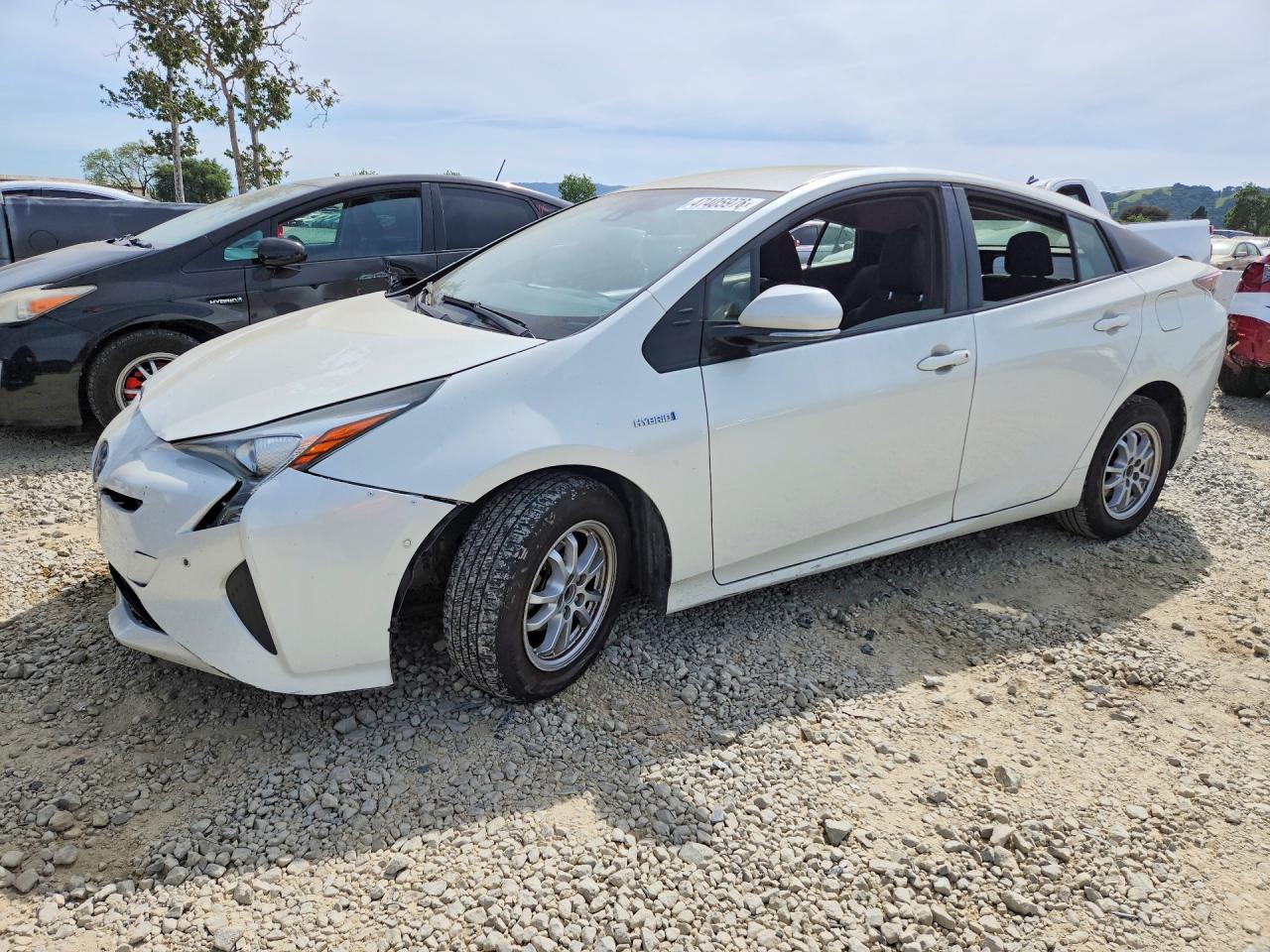 Salvage Toyota Prius Image