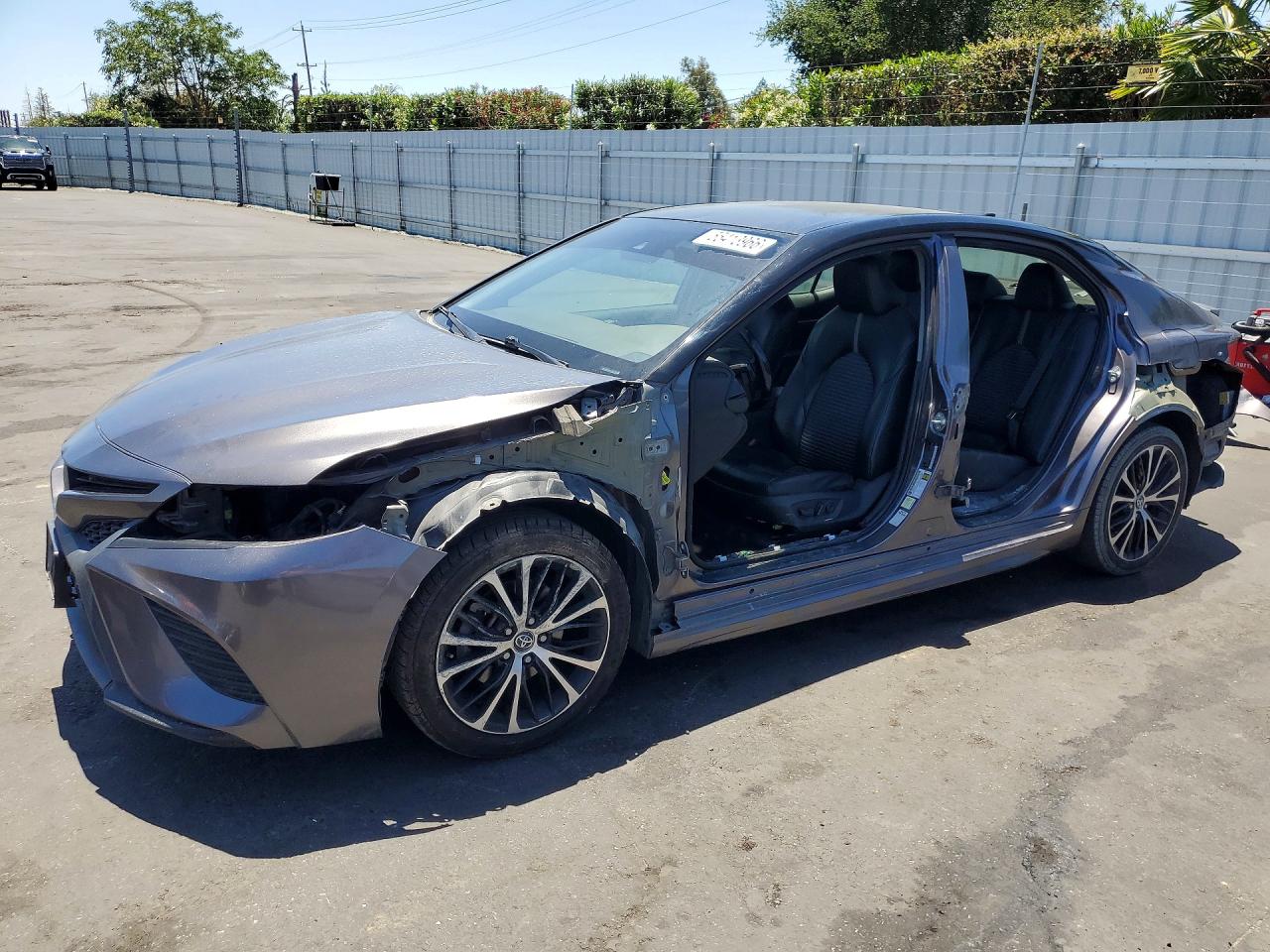 Salvage Toyota Camry Image