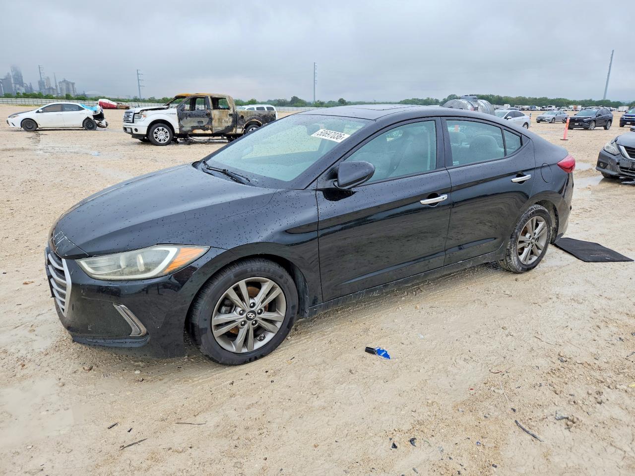 Salvage Hyundai ELANTRA Image