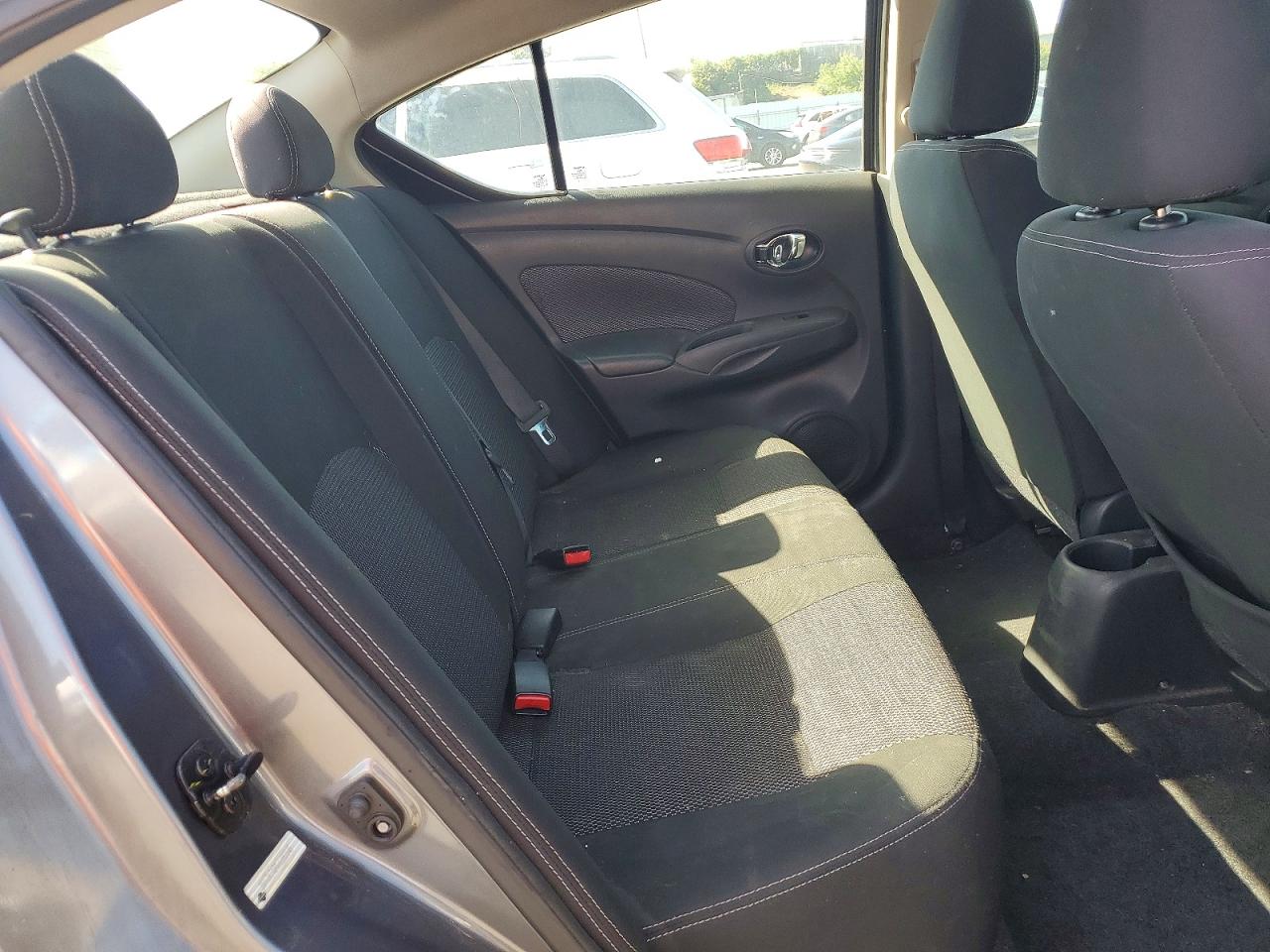 Nissan Versa Sv