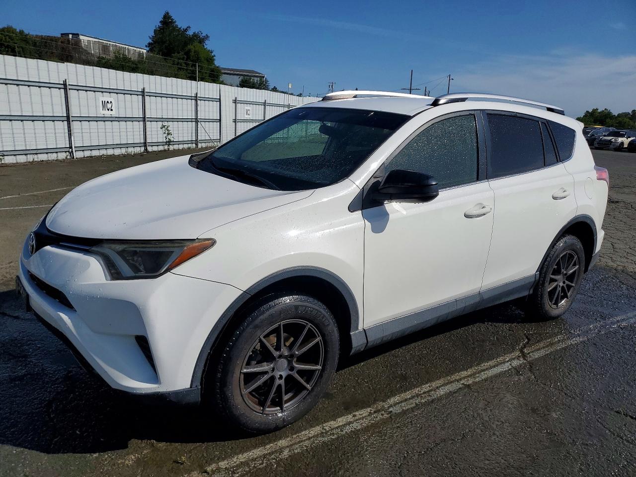 Salvage Toyota RAV4 Image