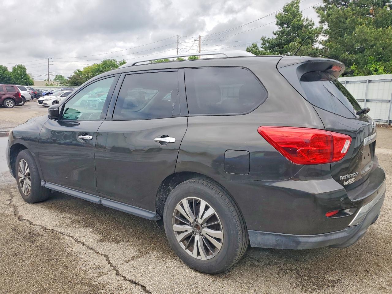 Nissan Pathfinder Sv
