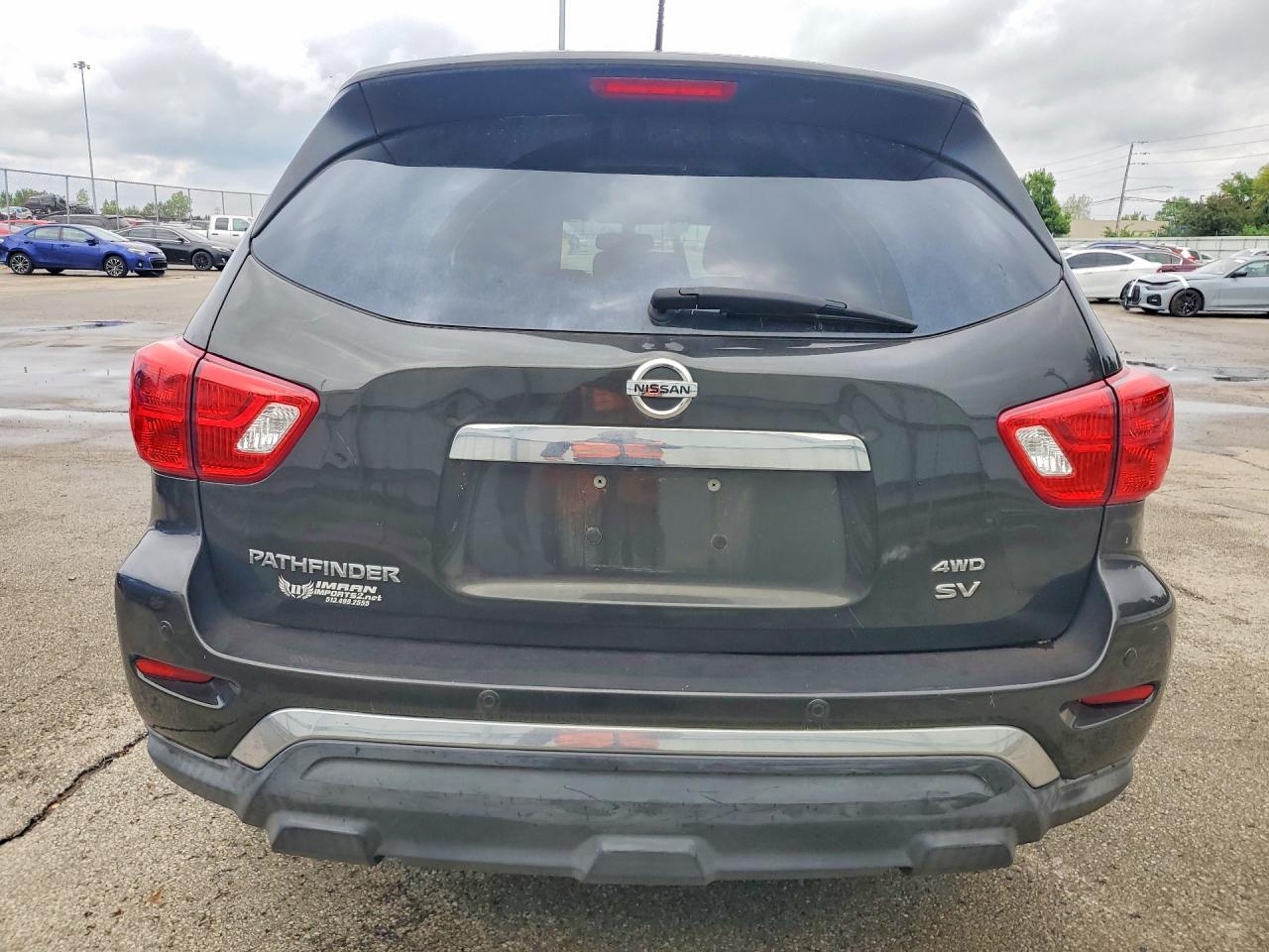 Nissan Pathfinder Sv