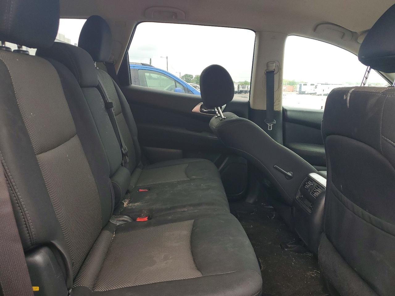 Nissan Pathfinder Sv