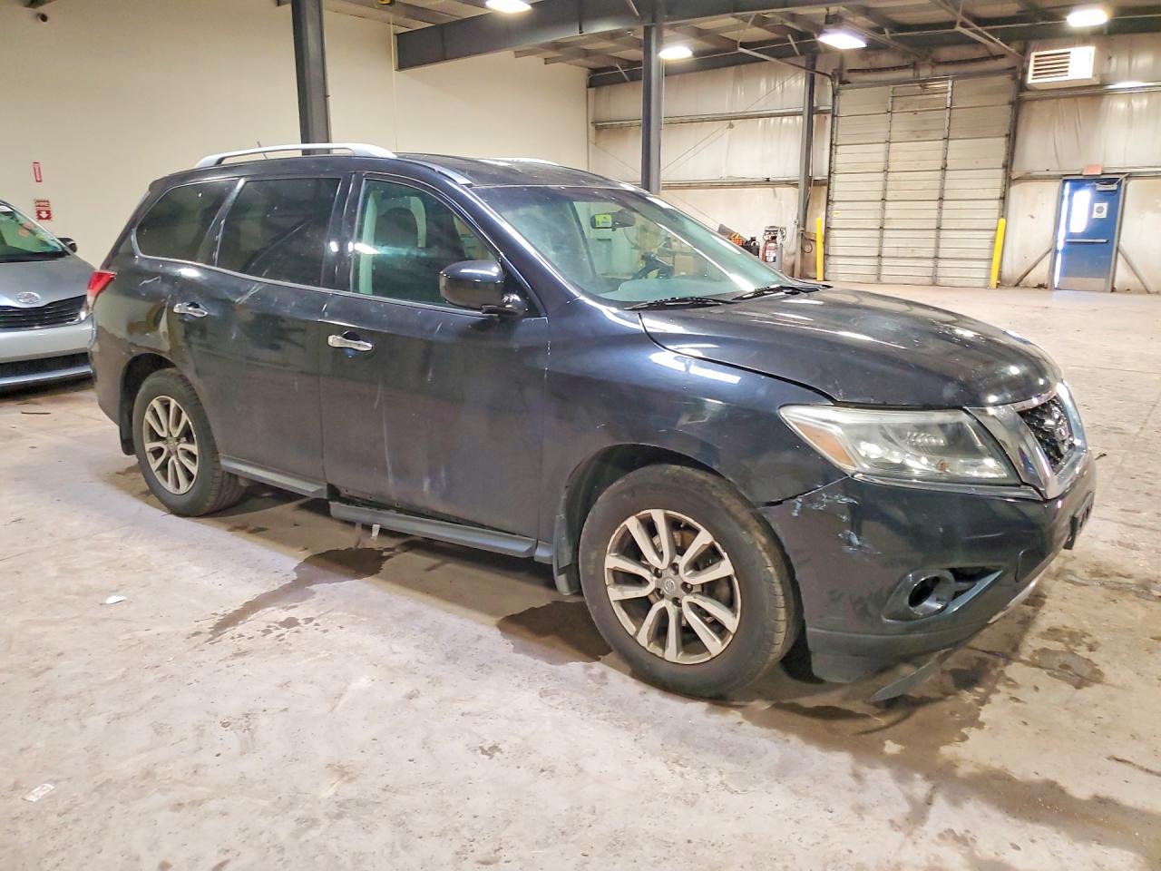 Nissan Pathfinder S