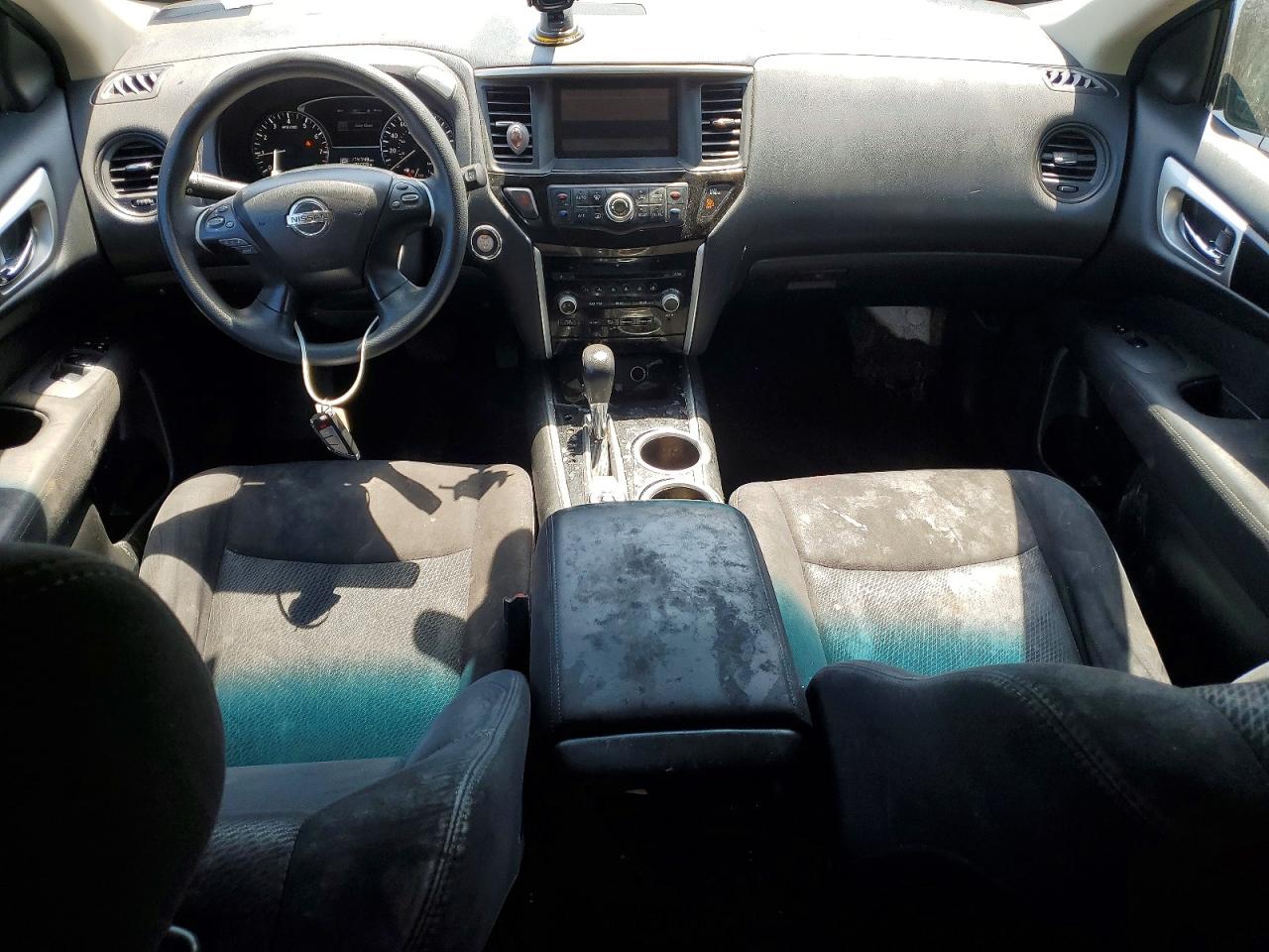 Nissan Pathfinder S