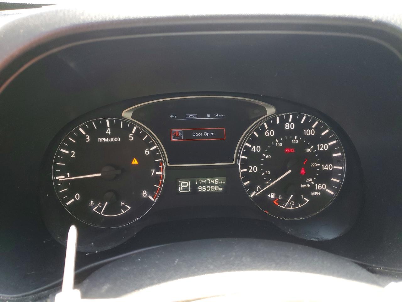 Nissan Pathfinder S