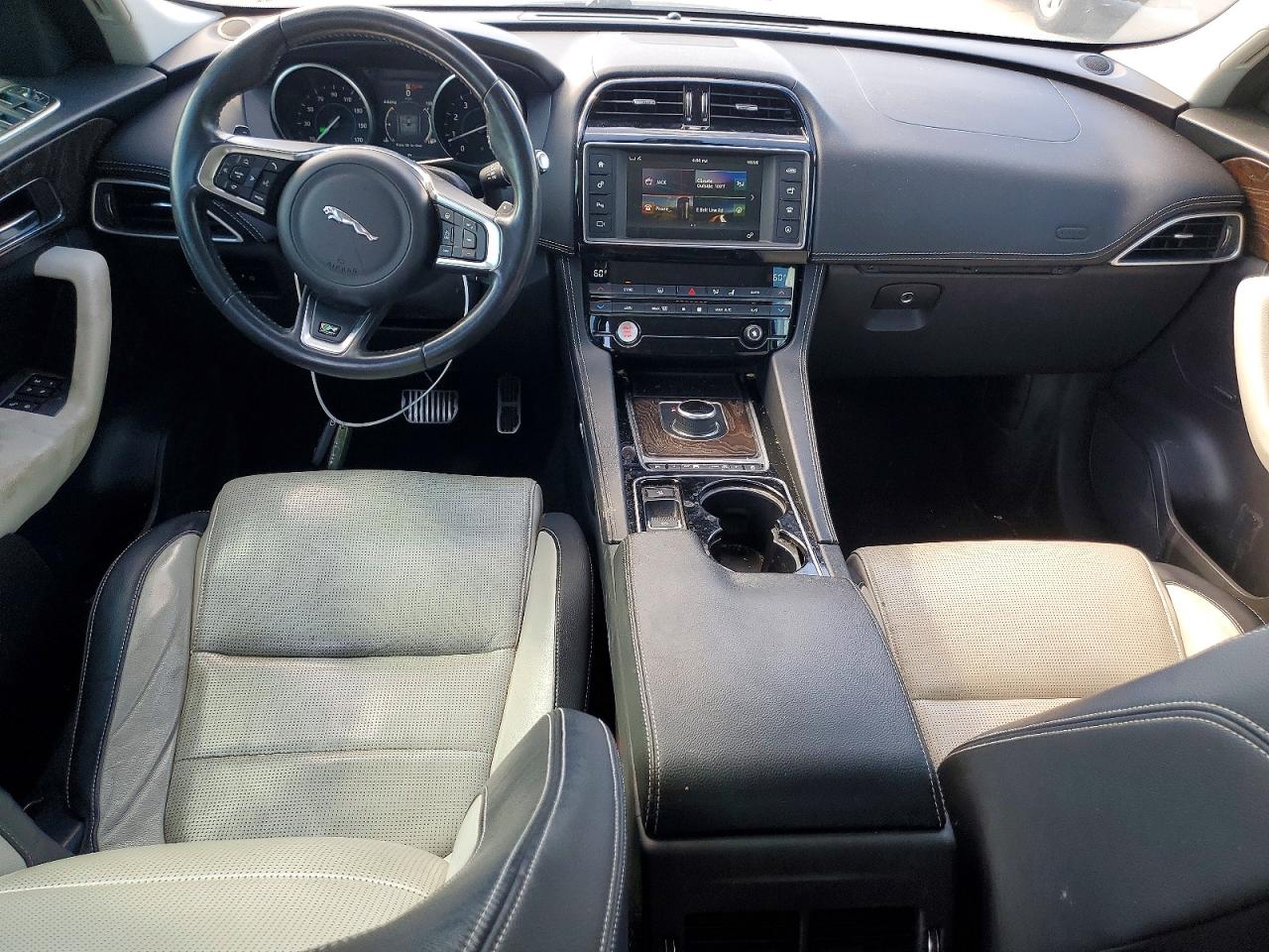 Jaguar F-PACE R - Sport