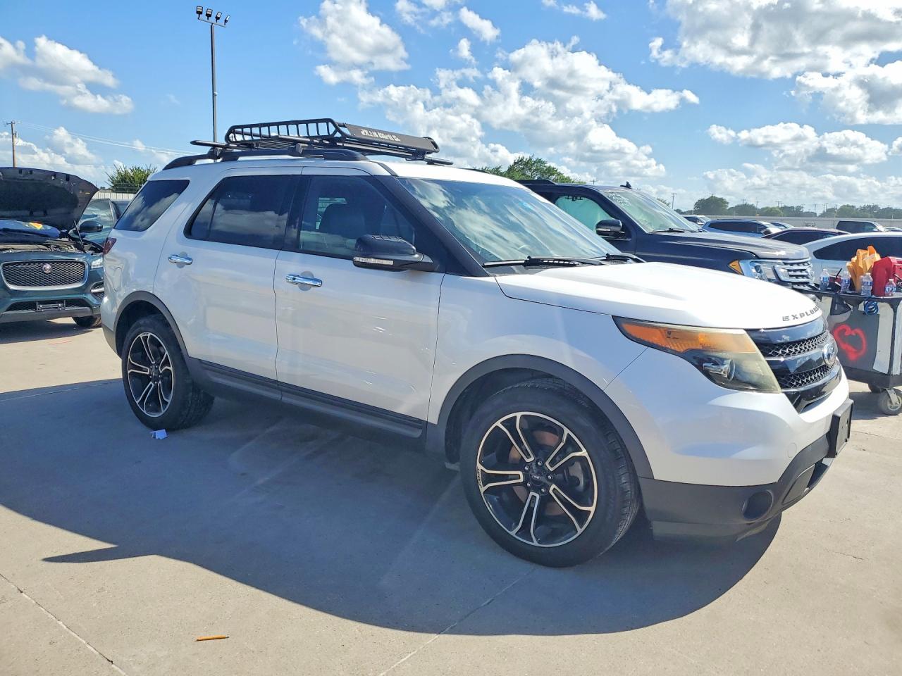 Ford Explorer Sport