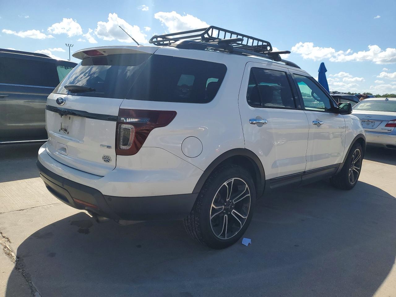 Ford Explorer Sport