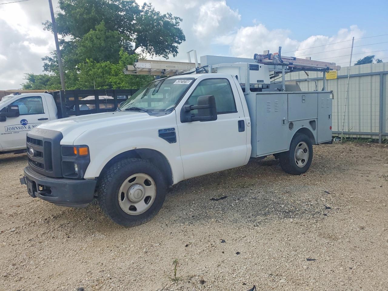 Salvage Ford F-350 Image