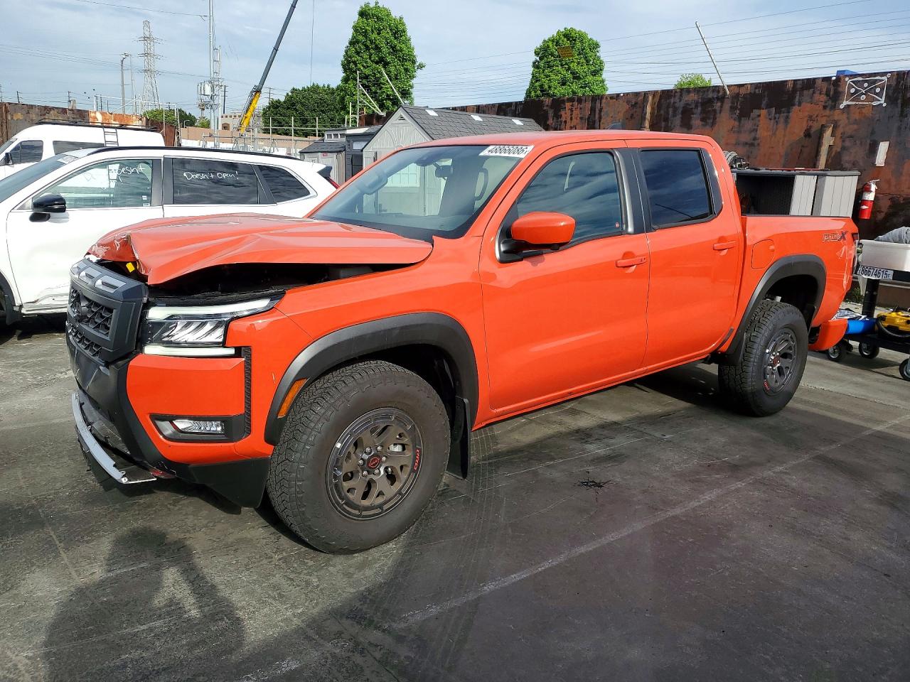 Salvage Nissan Frontier Image