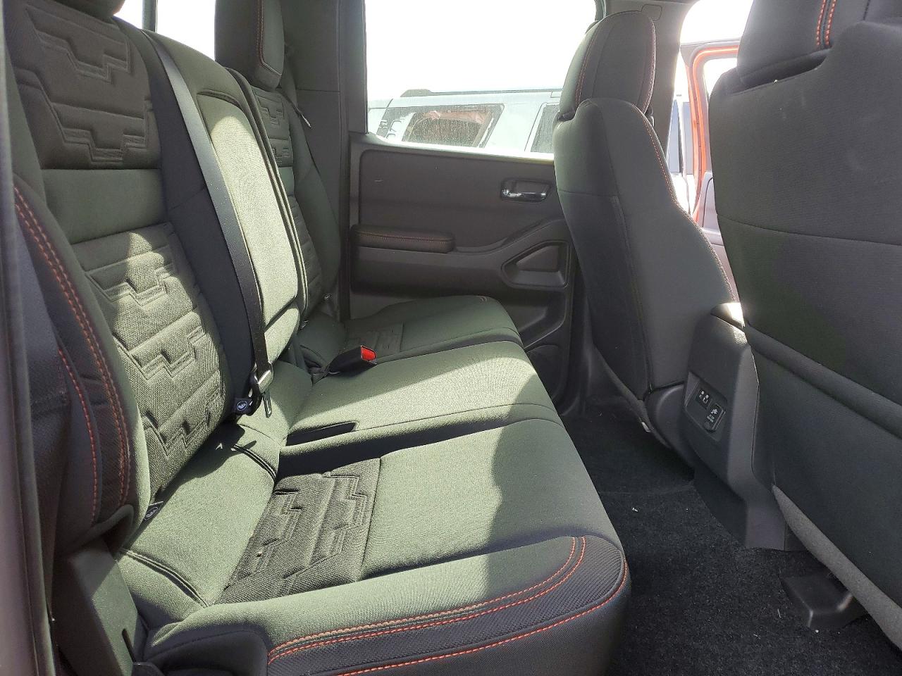 Nissan Frontier S