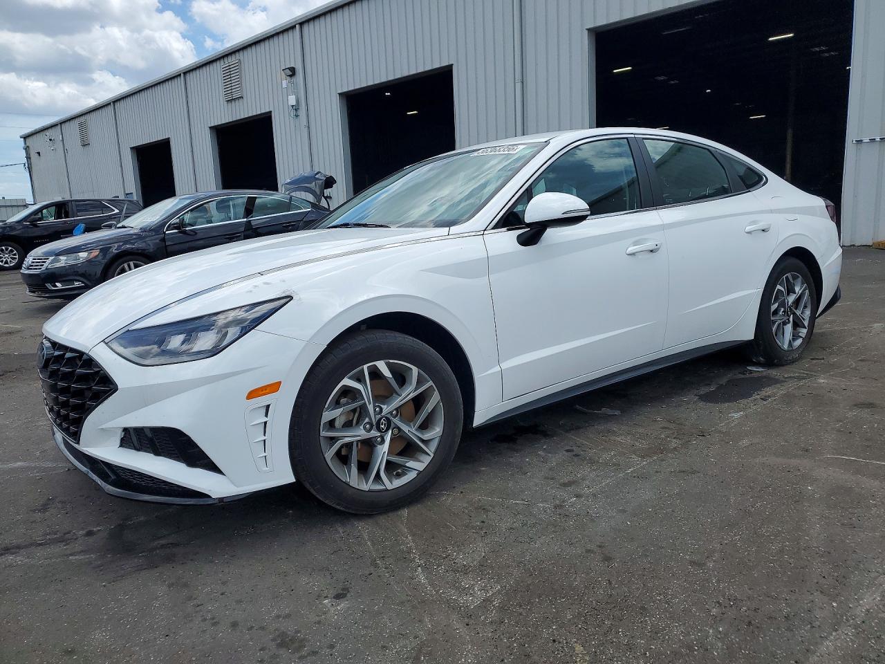 Salvage Hyundai SONATA Image