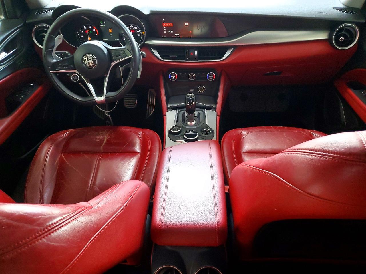 Alfa Romeo Stelvio Sport