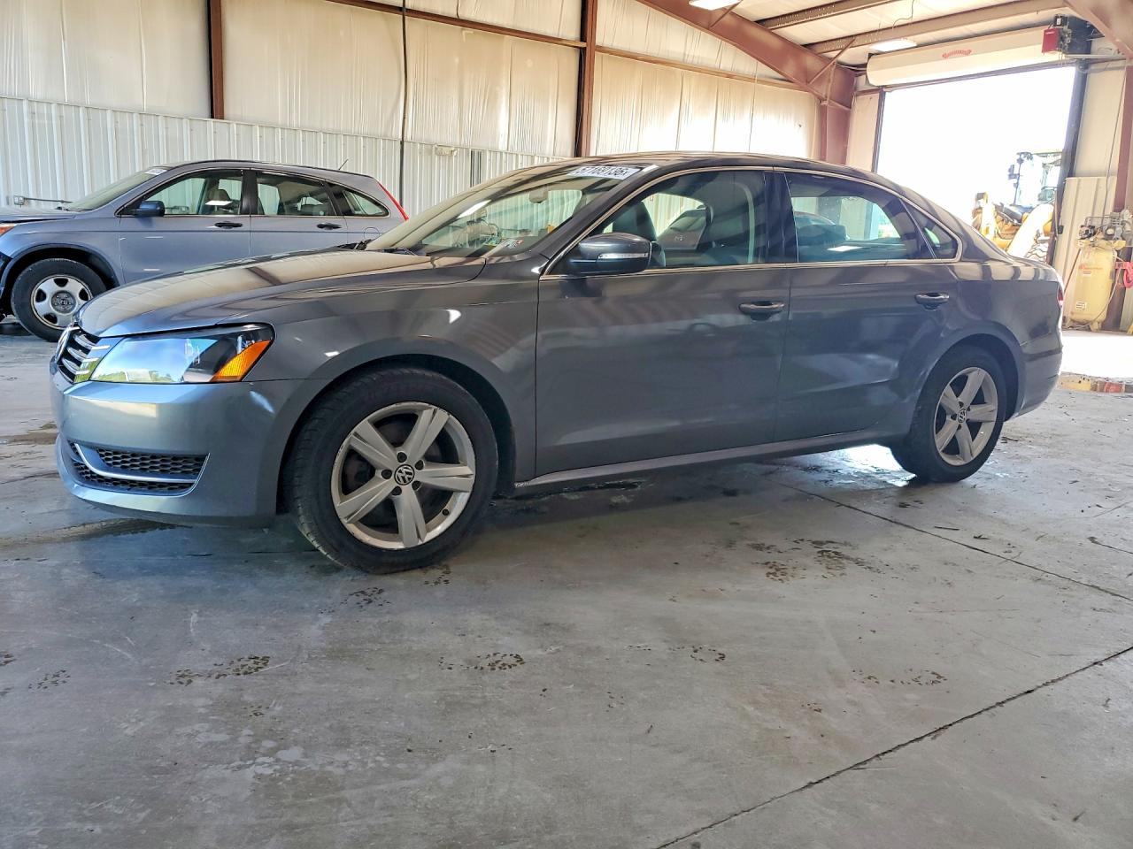 Salvage Volkswagen Passat Image