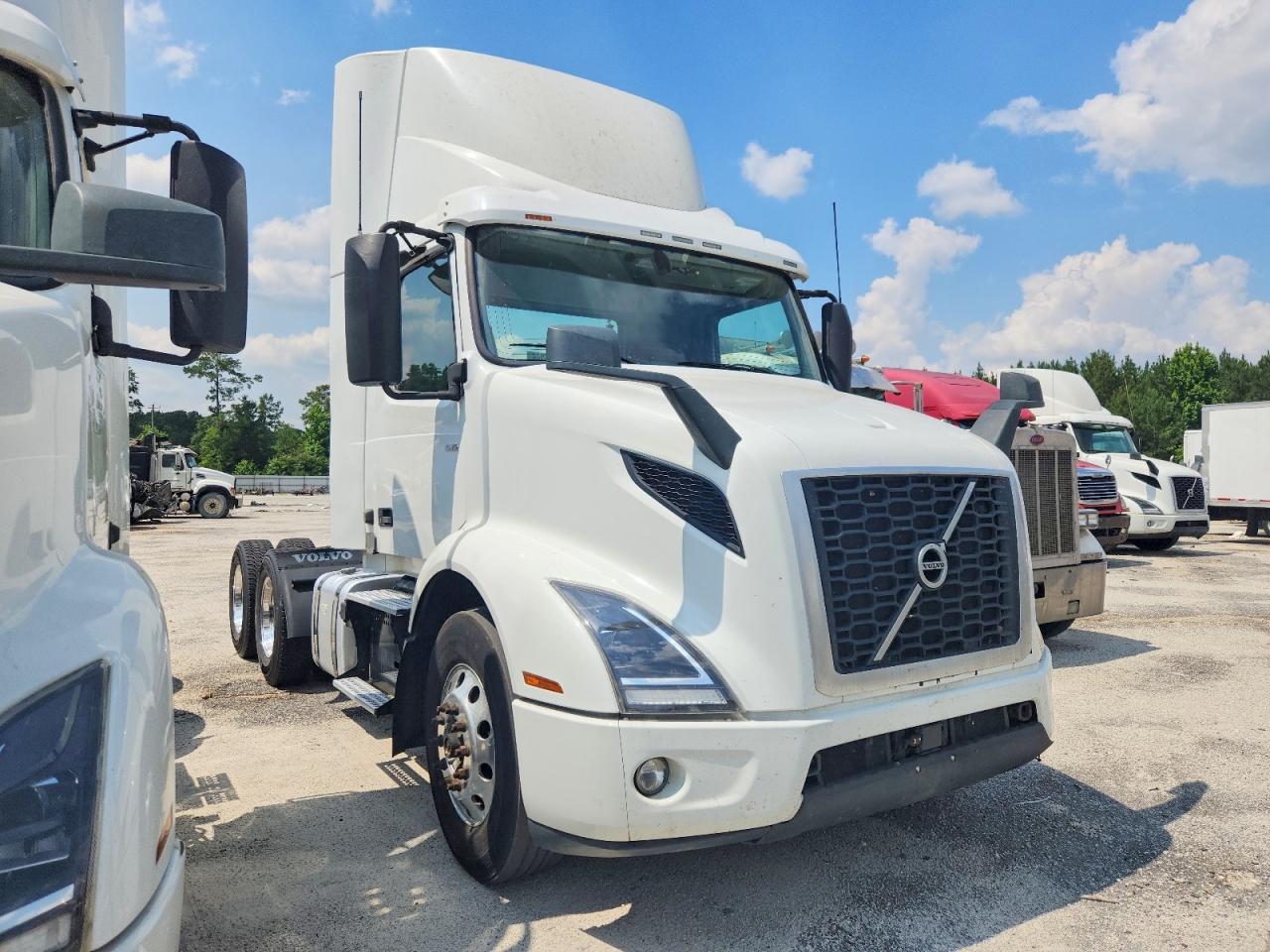 Salvage Volvo Vnr Image
