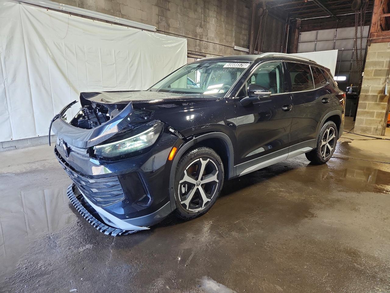 Salvage Volkswagen Tiguan Image