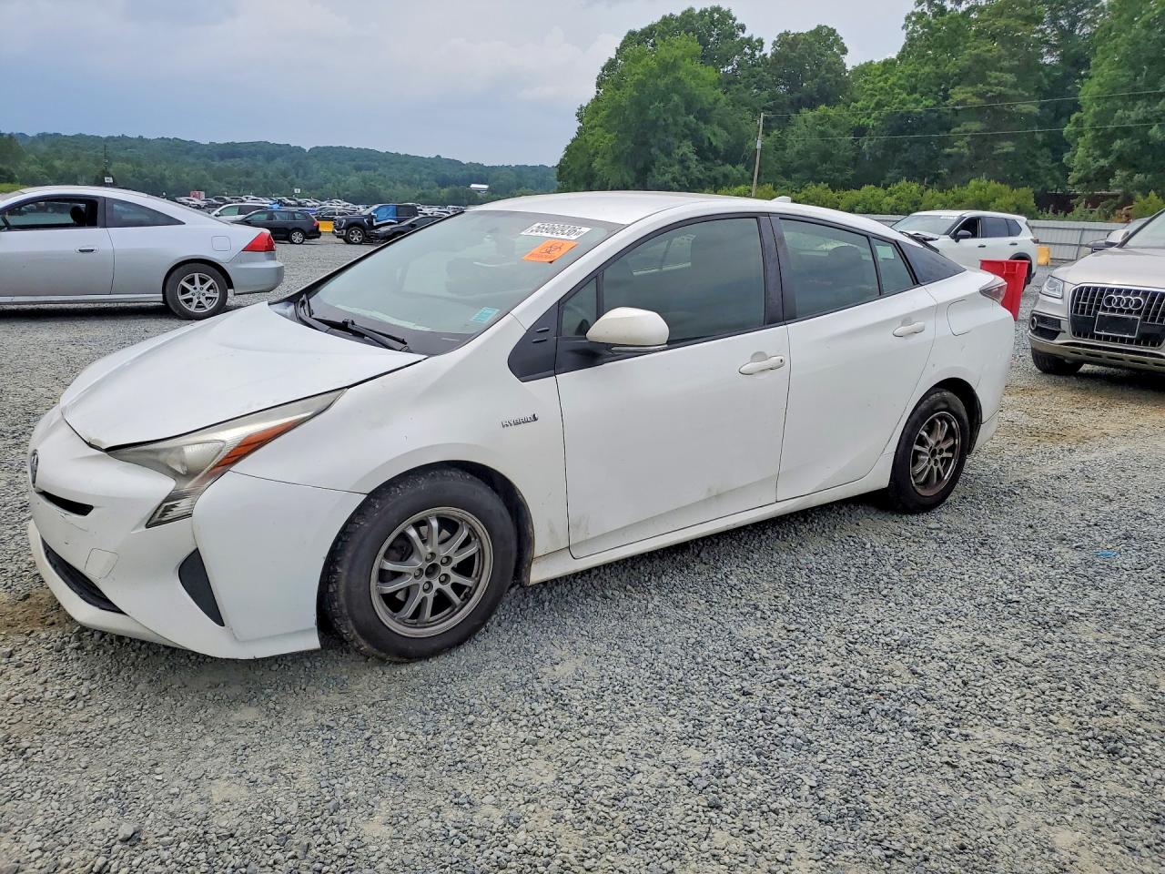 Salvage Toyota Prius Image