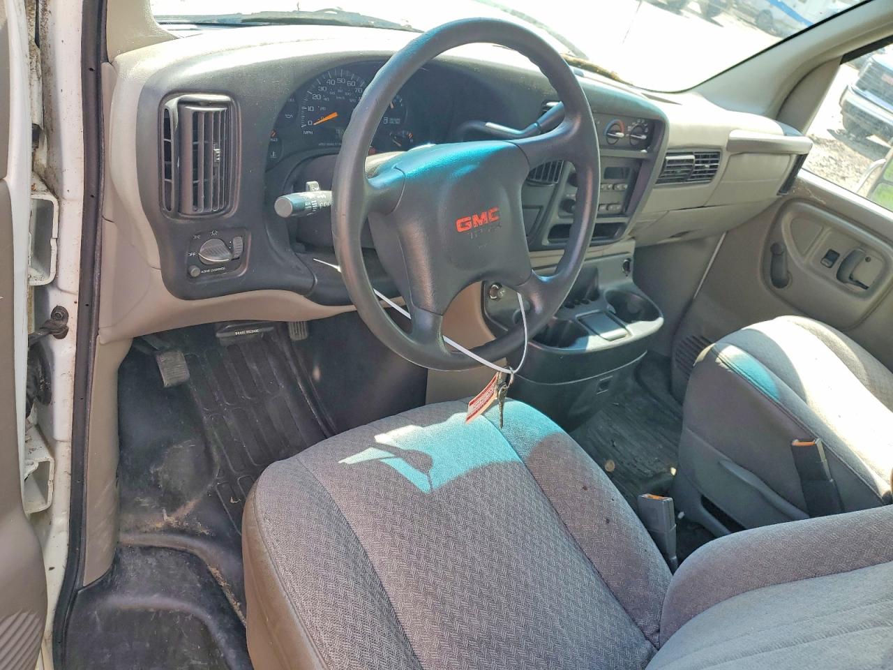 GMC Savana Cutaway G3500