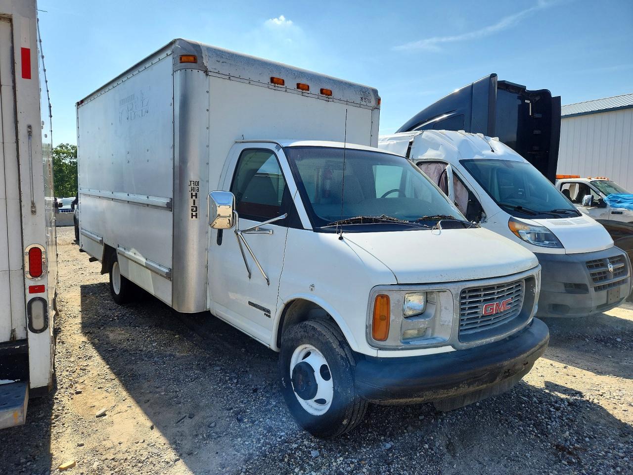 GMC Savana Cutaway G3500
