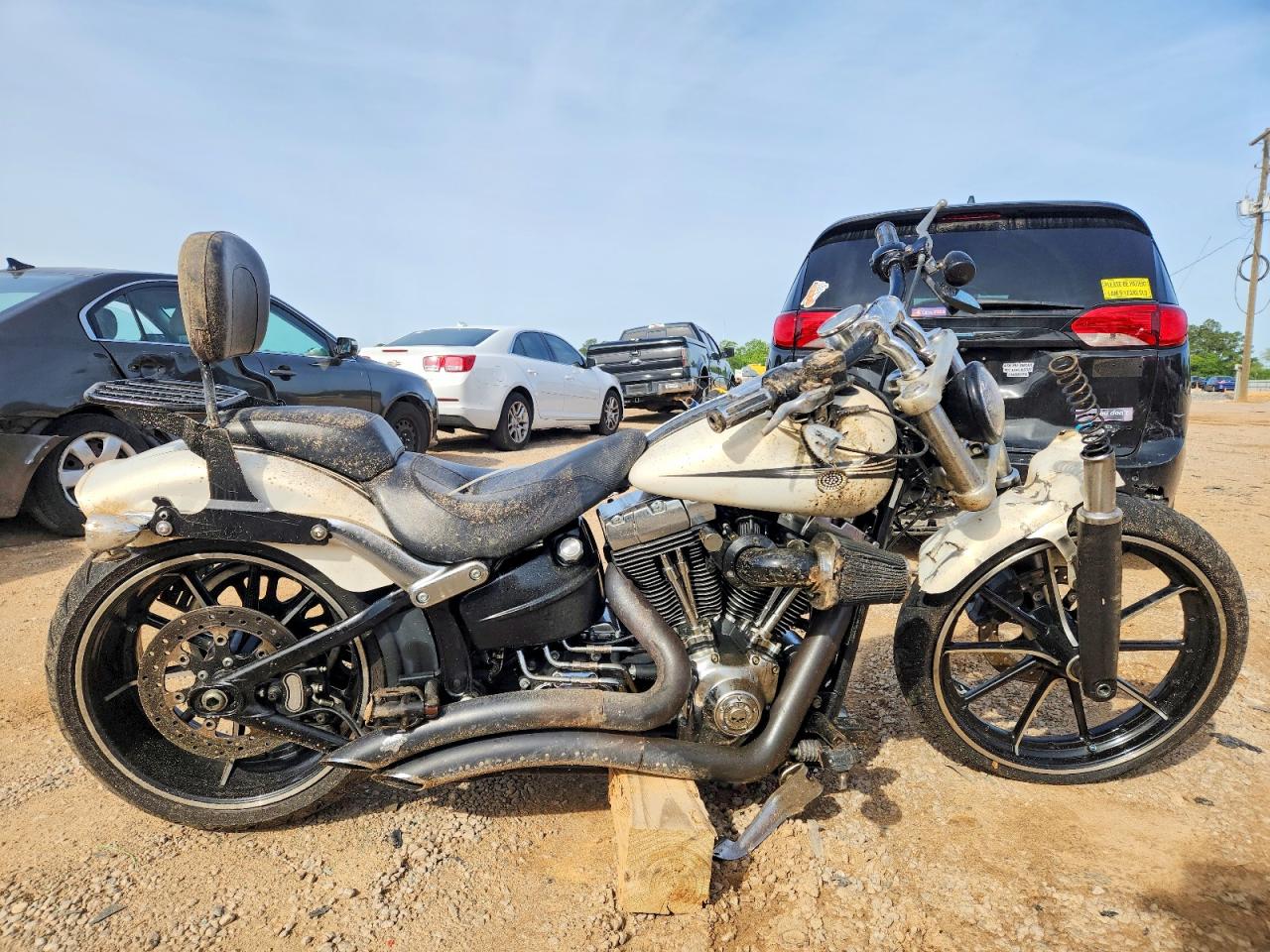 Salvage Harley-Davidson Fx Image
