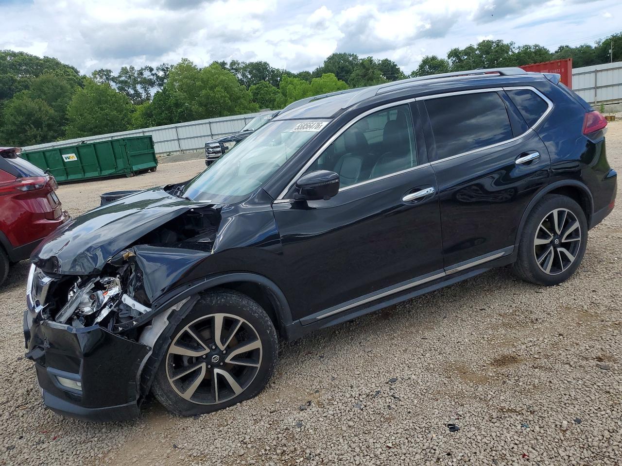 Salvage Nissan Rogue Image