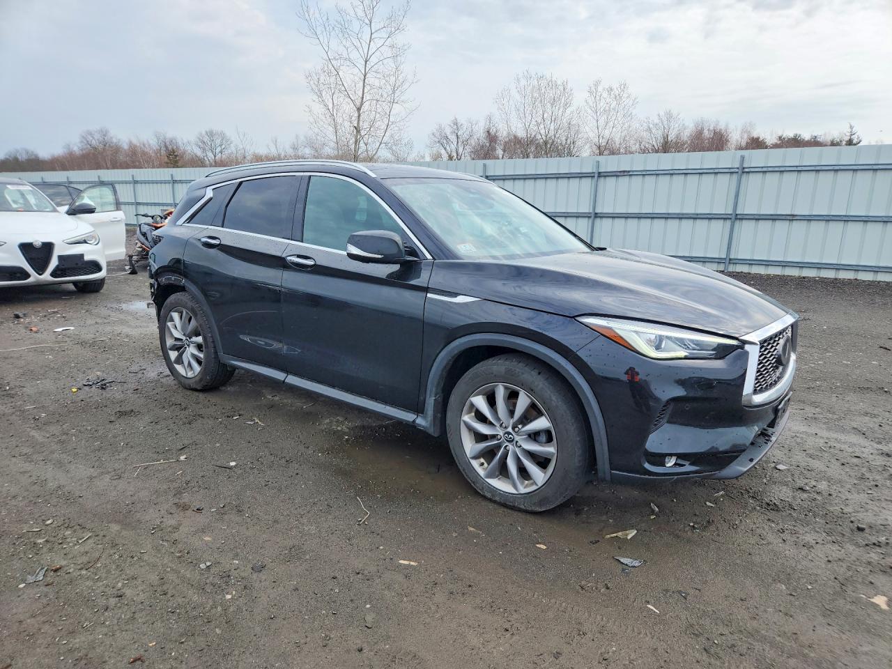 INFINITI Qx Essential