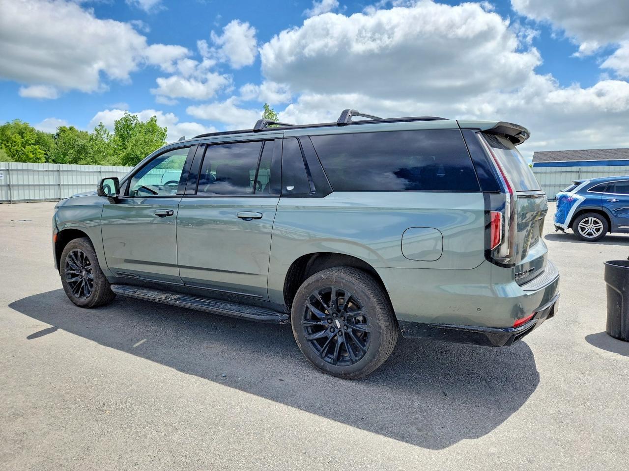 Cadillac Escalade Esv Sport