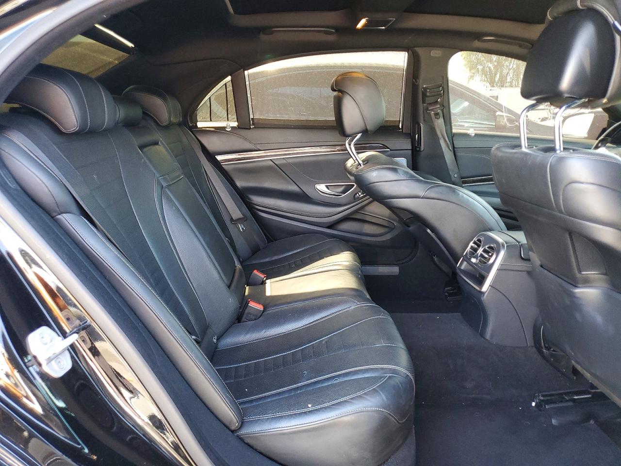 Mercedes-Benz S-Class 550