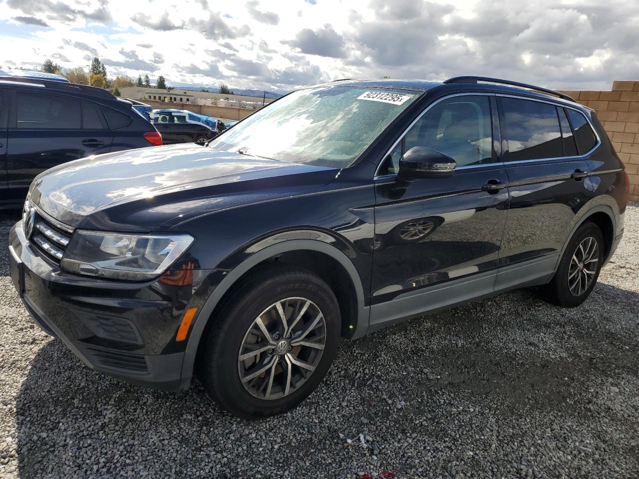 Salvage Volkswagen Tiguan Image