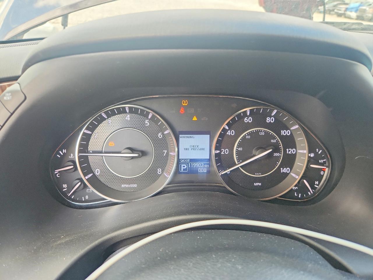 Nissan Armada Platinum