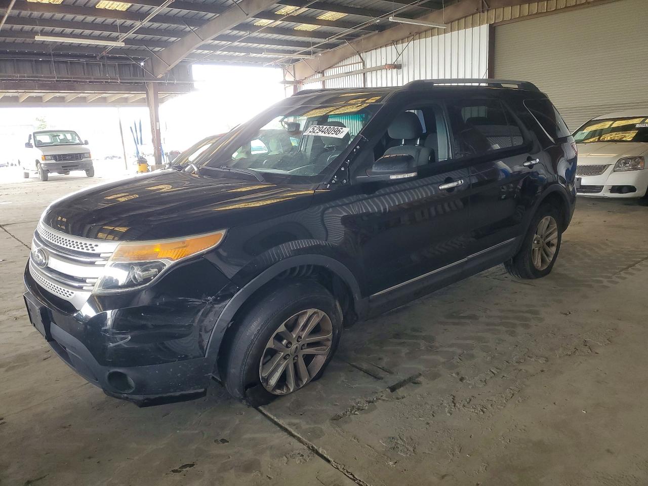 Salvage Ford Explorer Image