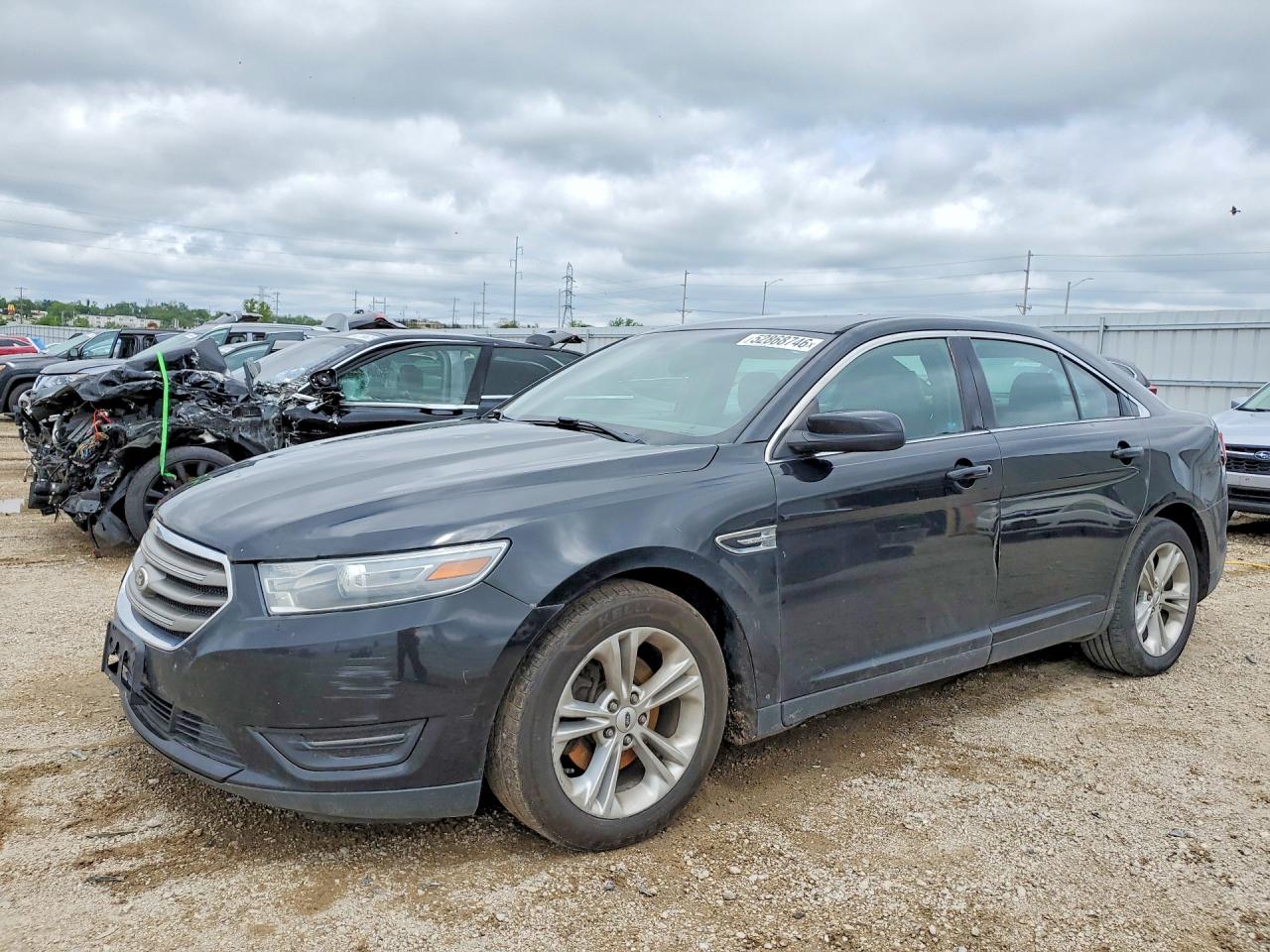 Salvage Ford Taurus Image