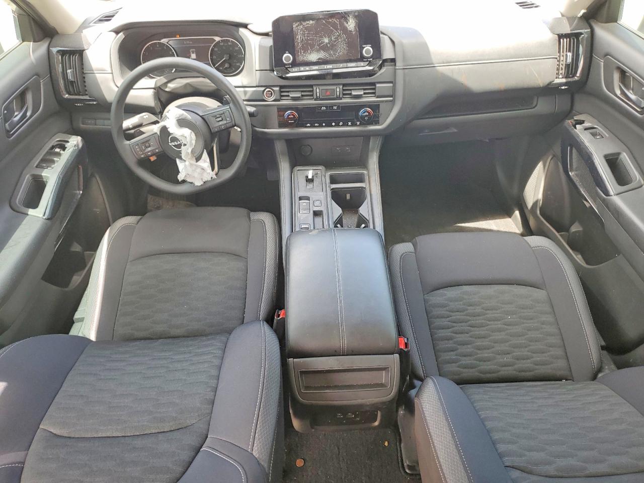 Nissan Pathfinder S